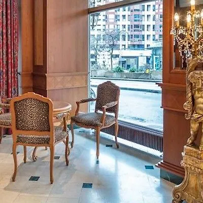 Diplomate