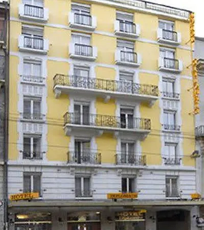 Diplomate Hotel